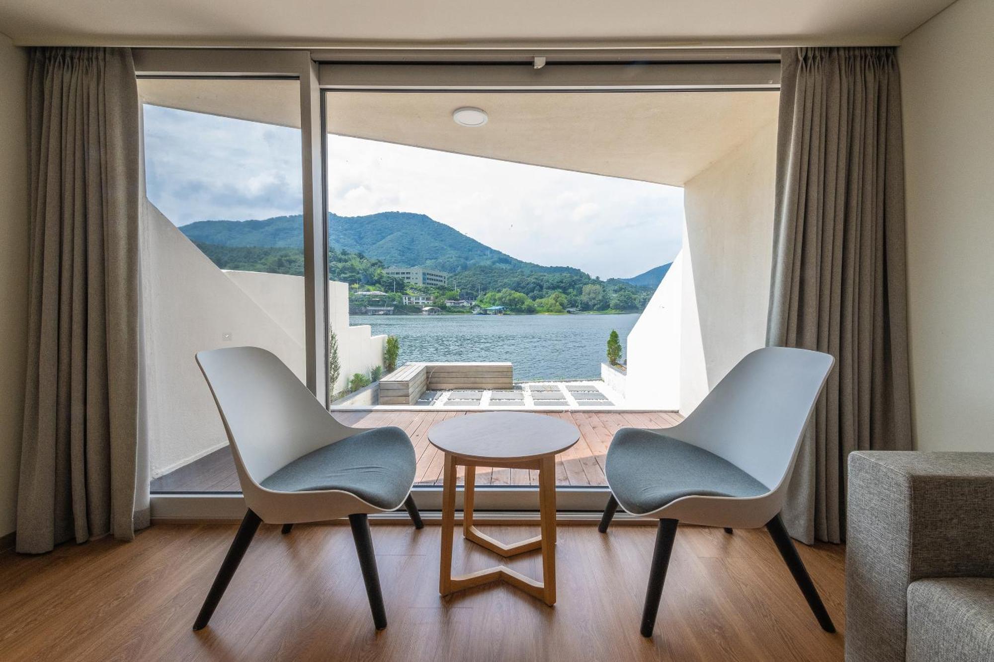 Gapyeong Suiteian Hotel&Resort Exterior photo